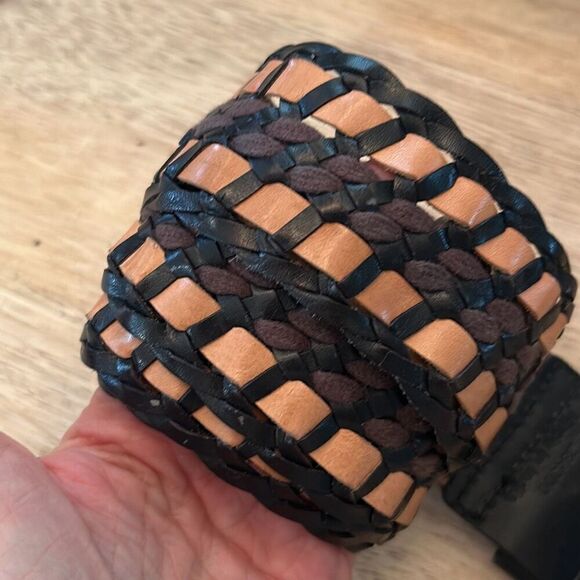 Gorgeous LOFT brown and tan leather belt size M - Picture 4 of 4